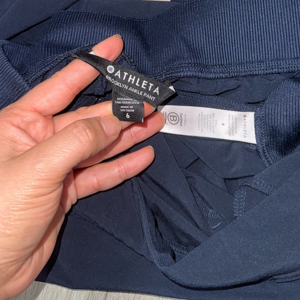 Athleta BROOKLYN MID RISE ANKLE PANT size 6 - Picture 10 of 10